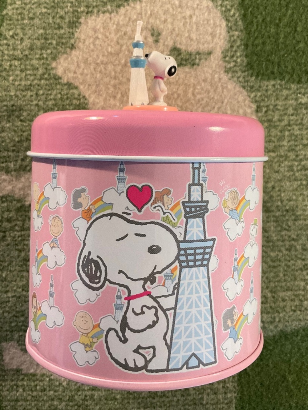 Rare Vintage Snoopy, Tokyo Skytree, Pink Metal Cook Tin 2013 Japan exclusive